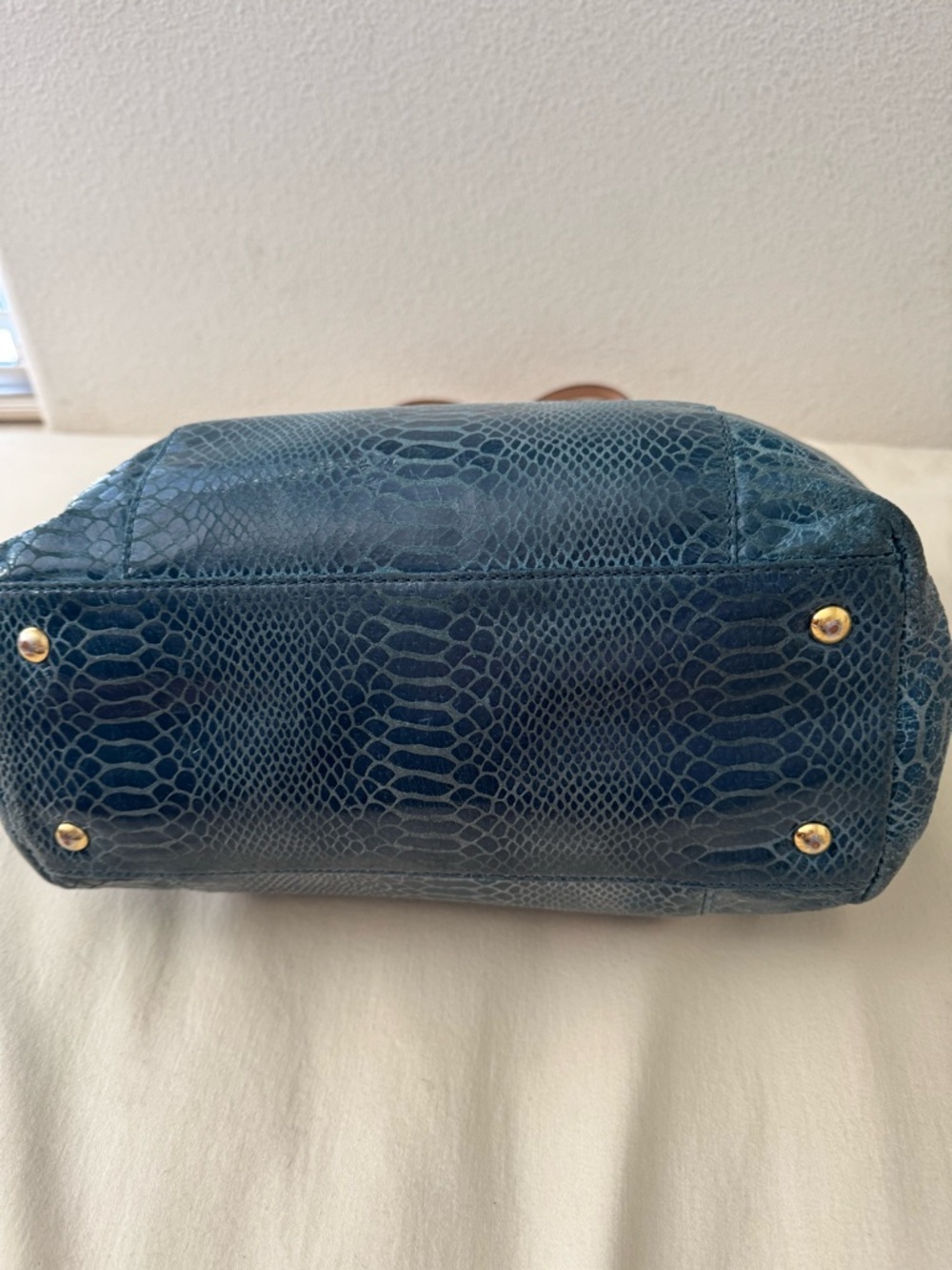 MICHAEL KORS Green Snake-skin Embossed Leather Shoulder Bag - Picture 6 of 14